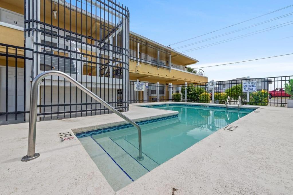 Perfect Location 1Br Pool Parking Outside Area 8 Apartment เมอร์เทิลบีช ภายนอก รูปภาพ